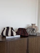 Carica l'immagine nel visualizzatore di Gallery, BAG POCHETTE

