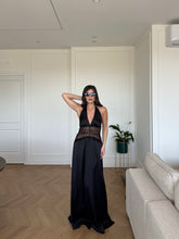 Carica l'immagine nel visualizzatore di Gallery, ABITO LUNGO SATIN CHIC NERO
