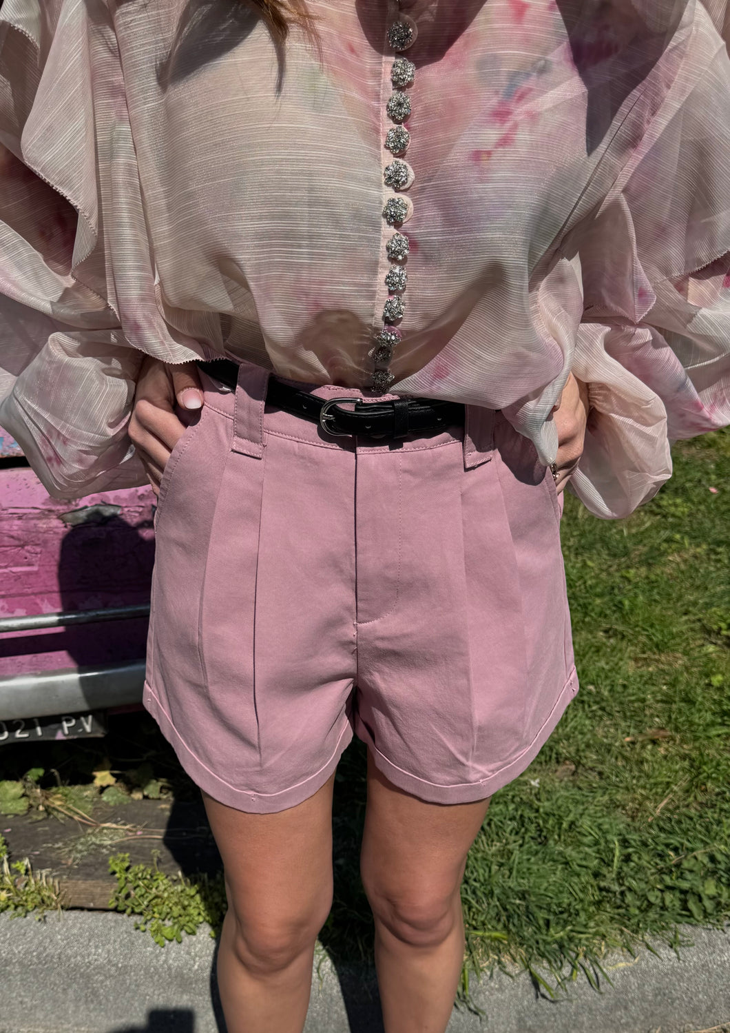 SHORTS CON CINTURA ROSA
