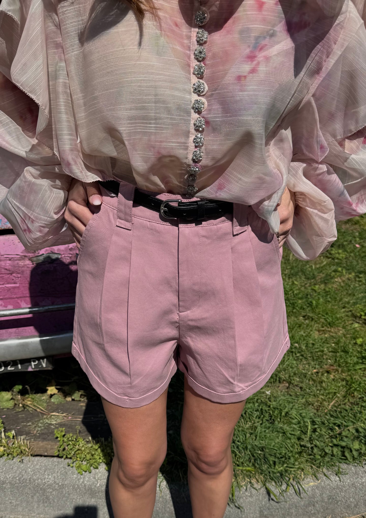 SHORTS CON CINTURA ROSA