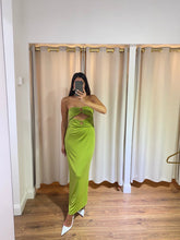 Carica l&#39;immagine nel visualizzatore di Gallery, ABITO LUNGO CUT OUT VERDE
