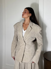 Carica l'immagine nel visualizzatore di Gallery, BLAZER VELLUTO BEIGE
