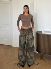 Carica l'immagine nel visualizzatore di Gallery, JEANS CAMOUFLAGE LACCI
